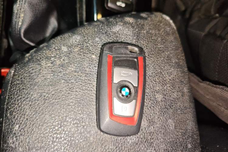 Used BMW 2 Series 2018 220i Convertible Coupe Sports Design Package Vehicle Key