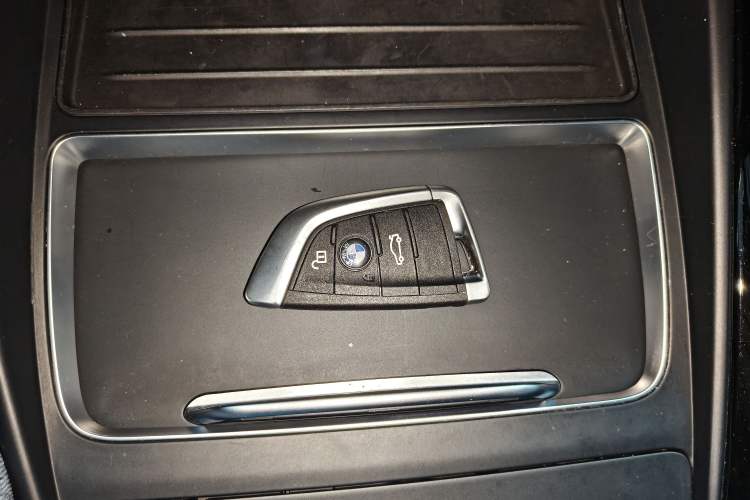 Used BMW 2 Series 2018 220i Convertible Coupe Sports Design Package Vehicle Key