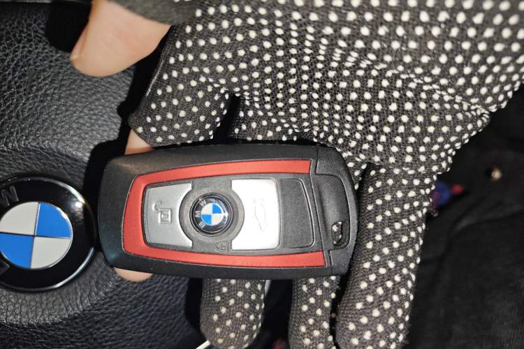 Used BMW 2 Series 2018 220i Sport Design Package Vehicle Key