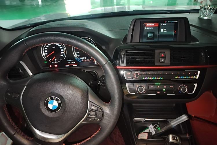 Used BMW 2 Series 2018 220i Sport Design Package Center Console