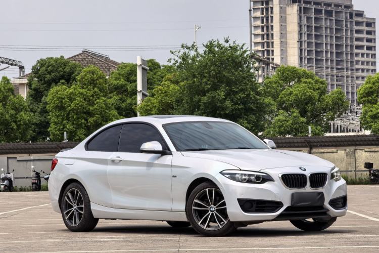 Used BMW 2 Series 2018 220i Sport Design Package Exterior 2