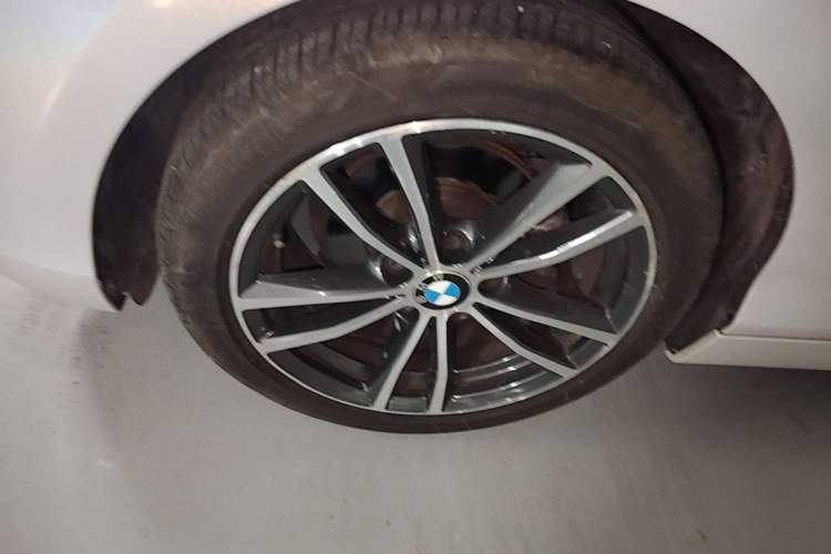 Used BMW 2 Series 2018 220i Sport Design Package Exterior 4