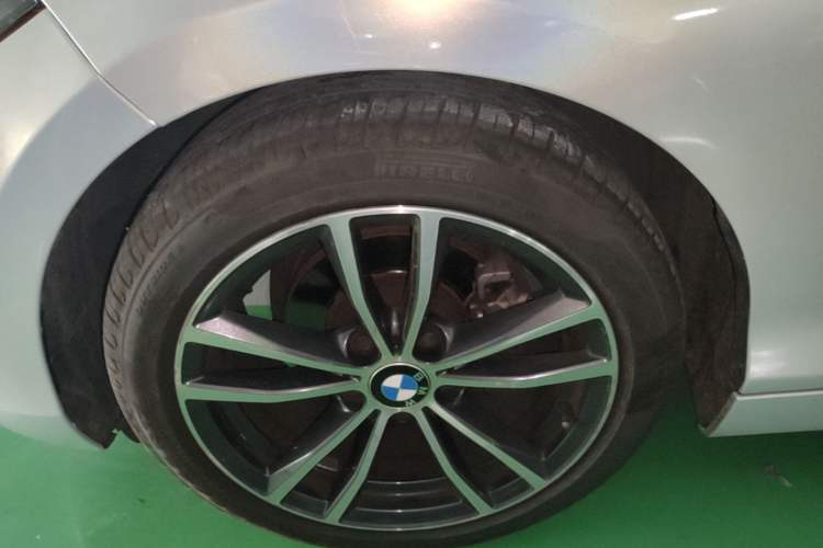Used BMW 2 Series 2018 220i Sport Design Package Left Front Wheel Hub