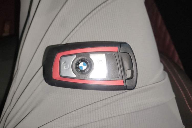 Used BMW 2 Series 2018 220i Sport Design Package Vehicle Key