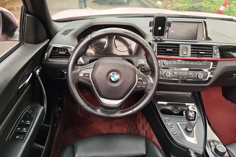 Used BMW 2 Series 2018 220i Convertible Coupe Sports Design Package Steering Wheel