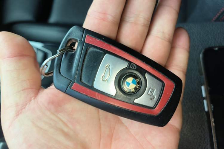 Used BMW 2 Series 2018 220i Convertible Coupe Sports Design Package Vehicle Key