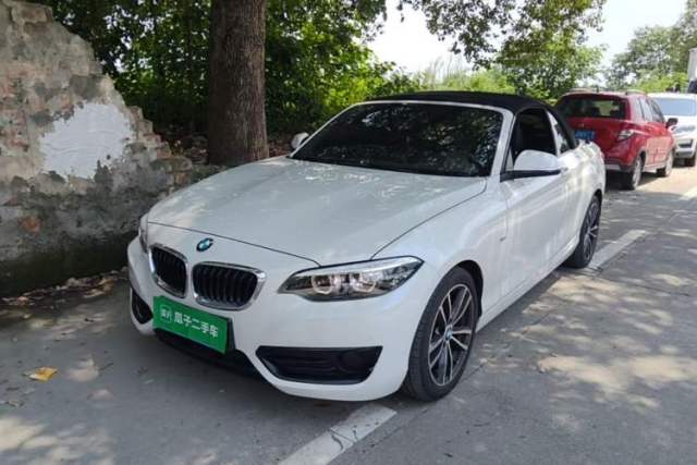 BMW 2 Series 2018 220i Convertible Coupe Sports Design Package с пробегом