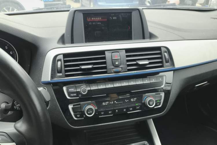 Used BMW 2 Series 2018 225i Convertible Coupe M Sport Edition Audio And AC Panel