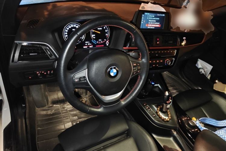 Used BMW 2 Series 2018 220i Convertible Coupe Sports Design Package Center Console