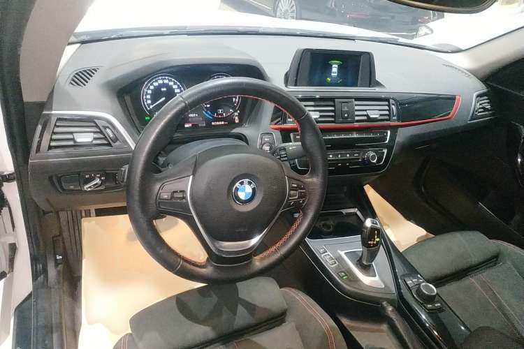 Used BMW 2 Series 2018 220i Sport Design Package Center Console