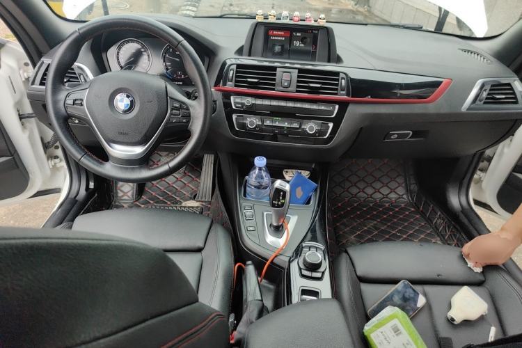 Used BMW 2 Series 2018 220i Convertible Coupe Sports Design Package Center Console