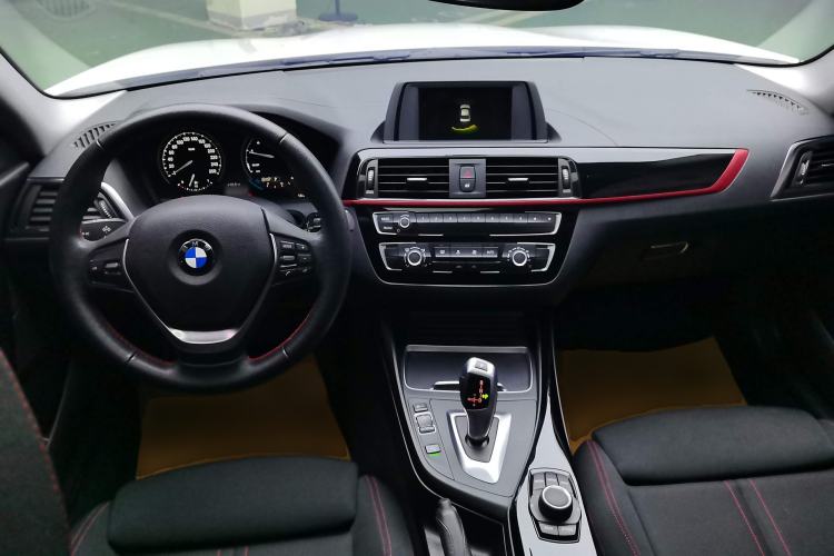 Used BMW 2 Series 2018 220i Sport Design Package Center Console