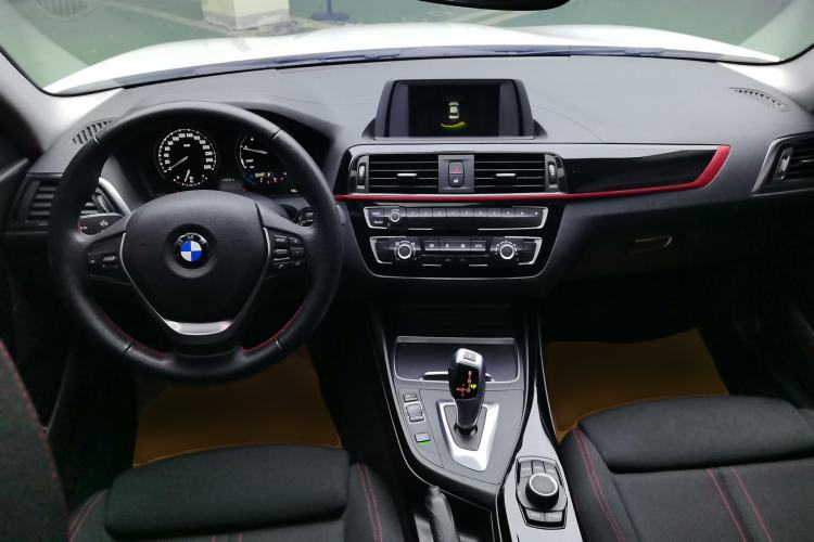 Used BMW 2 Series 2018 220i Sport Design Package Center Console