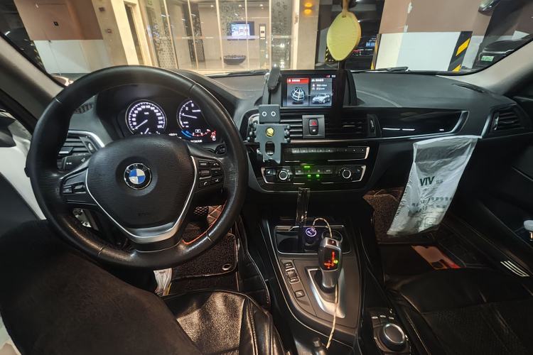 Used BMW 2 Series 2018 220i Sport Design Package Center Console