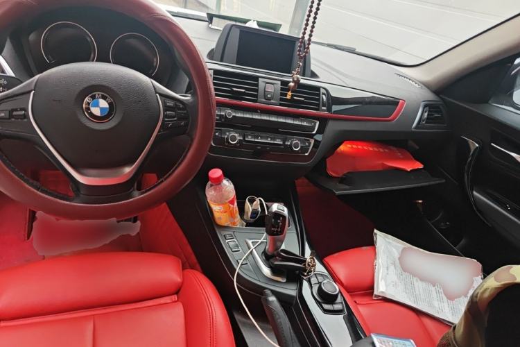 Used BMW 2 Series 2018 220i Sport Design Package Center Console