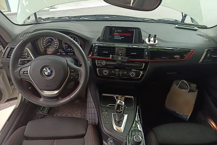 Used BMW 2 Series 2018 220i Sport Design Package Center Console