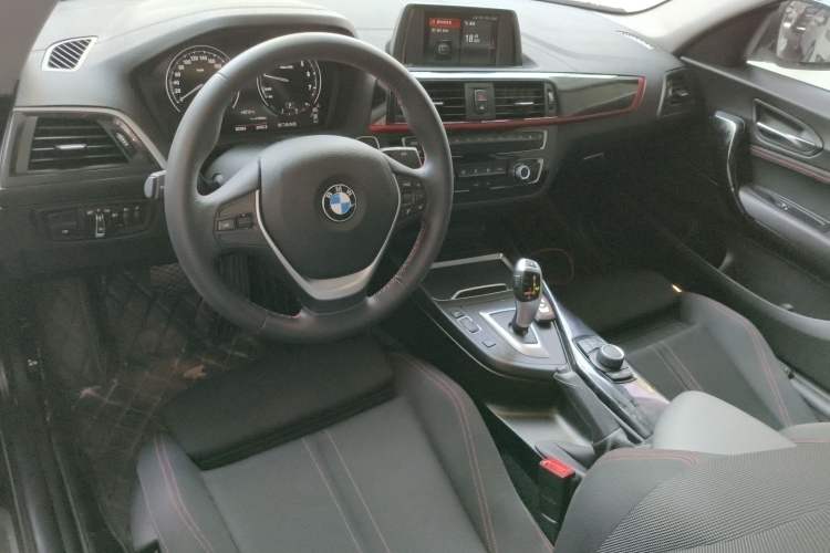Used BMW 2 Series 2018 220i Sport Design Package Center Console