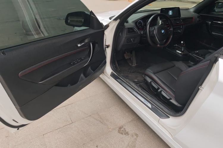 Used BMW 2 Series 2018 220i Convertible Coupe Sports Design Package Driver Seat