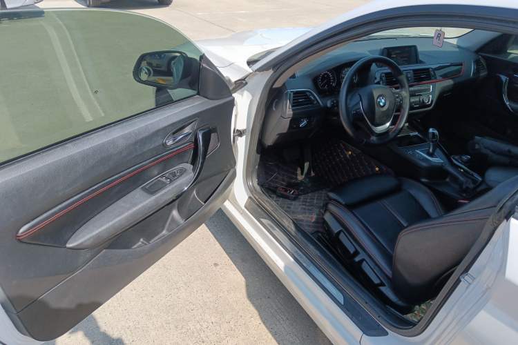 Used BMW 2 Series 2018 220i Sport Design Package Driver Seat