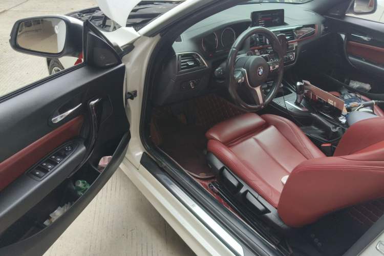 Used BMW 2 Series 2018 220i Convertible Coupe Sports Design Package Driver Seat