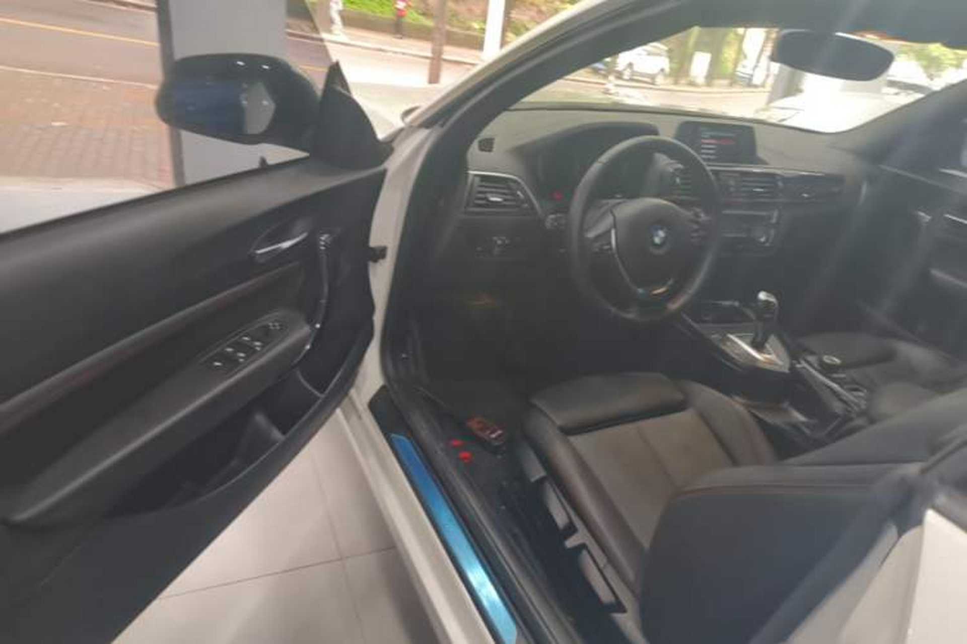 Used BMW 2 Series 2018 220i Convertible Coupe Sports Design Package Driver Seat