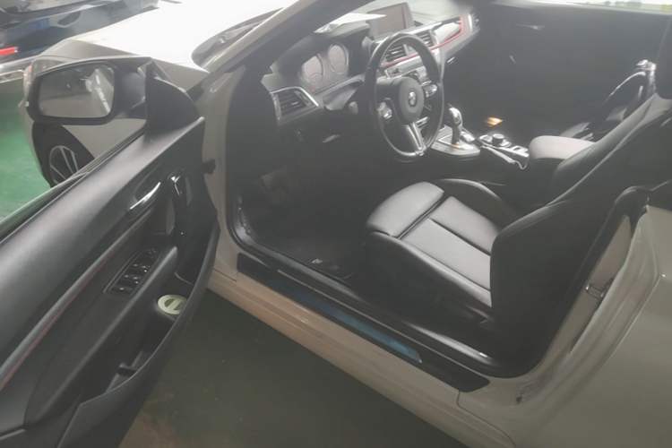 Used BMW 2 Series 2018 220i Convertible Coupe Sports Design Package Driver Seat