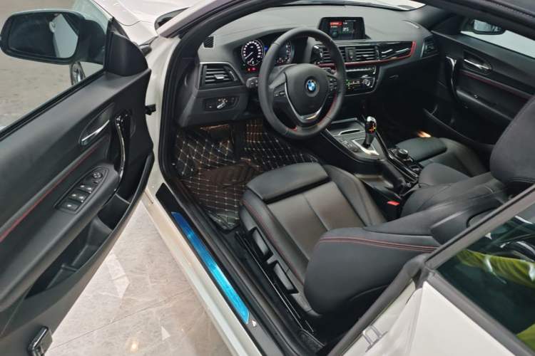 Used BMW 2 Series 2018 220i Convertible Coupe Sports Design Package Driver Seat