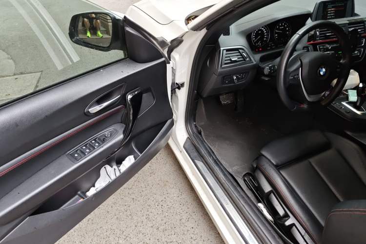 Used BMW 2 Series 2018 220i Convertible Coupe Sports Design Package Driver Seat