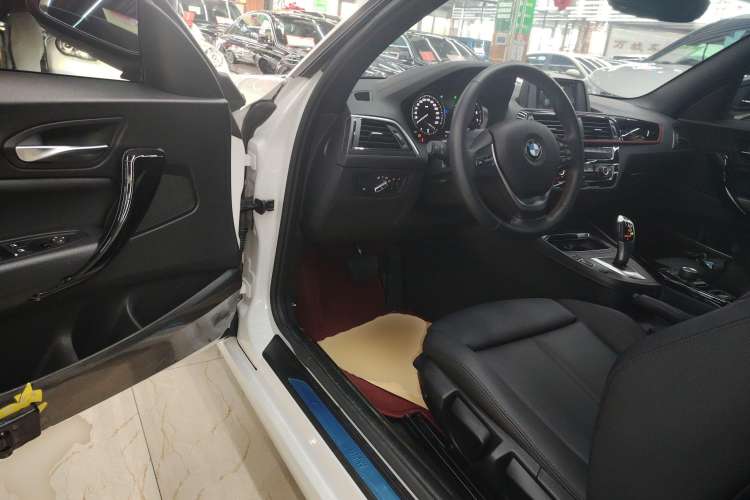 Used BMW 2 Series 2018 220i Convertible Coupe Sports Design Package Driver Seat
