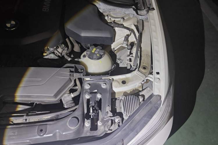 Used BMW 2 Series 2018 220i Sport Design Package Engine Bay Left