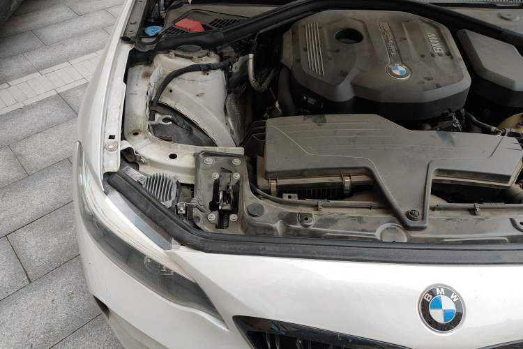 Used BMW 2 Series 2018 220i Sport Design Package Engine Bay Right
