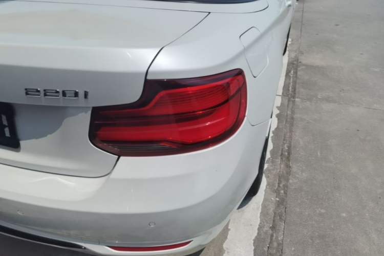 Used BMW 2 Series 2018 220i Convertible Coupe Sports Design Package Exterior 1