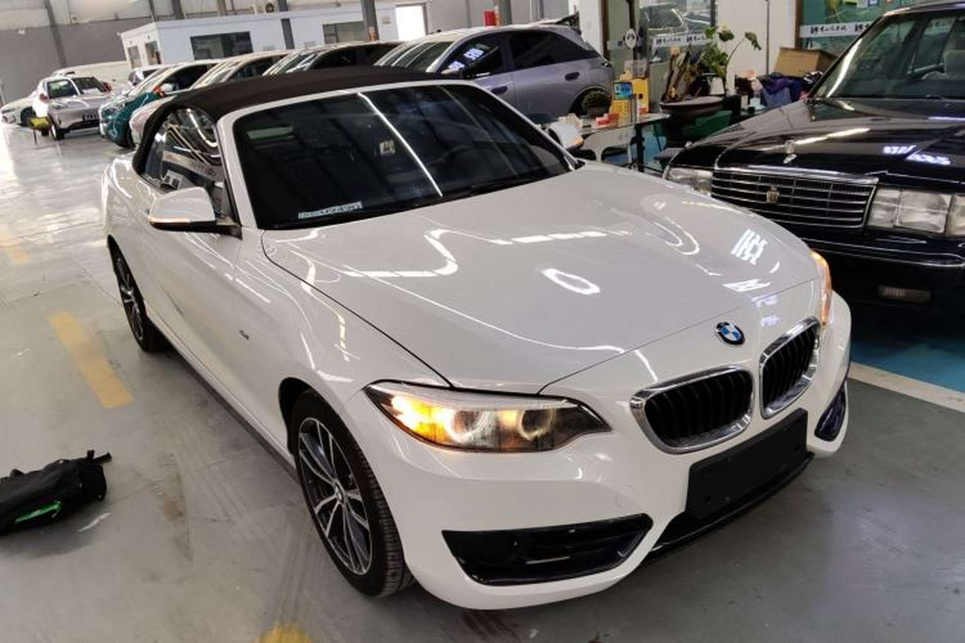 Used BMW 2 Series 2018 220i Convertible Coupe Sports Design Package Exterior 1