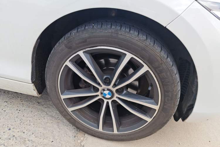 Used BMW 2 Series 2018 220i Convertible Coupe Sports Design Package Exterior 1