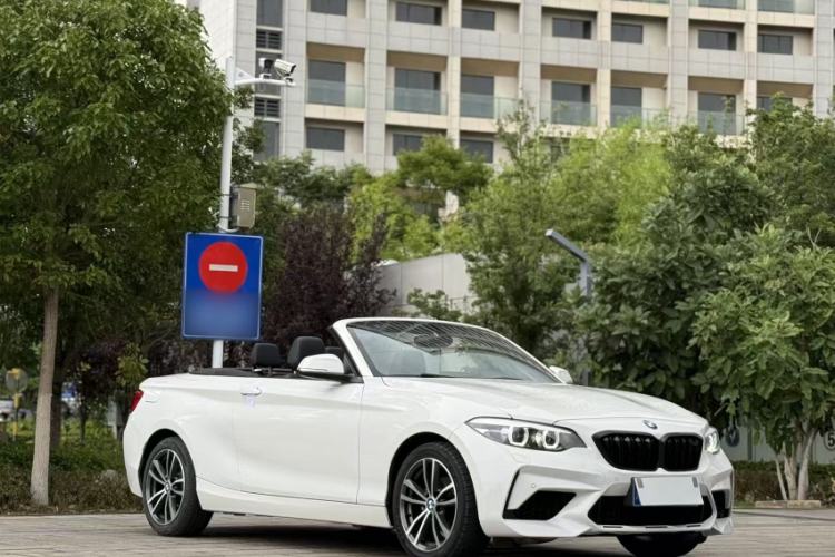 Used BMW 2 Series 2018 220i Convertible Coupe Sports Design Package Exterior 2