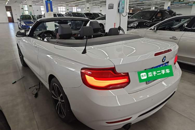 Used BMW 2 Series 2018 220i Convertible Coupe Sports Design Package Exterior 2