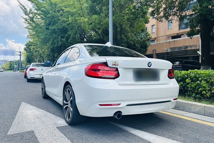 Used BMW 2 Series 2018 220i Sport Design Package Exterior 2