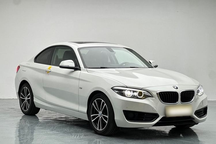 Used BMW 2 Series 2018 220i Sport Design Package Exterior 3