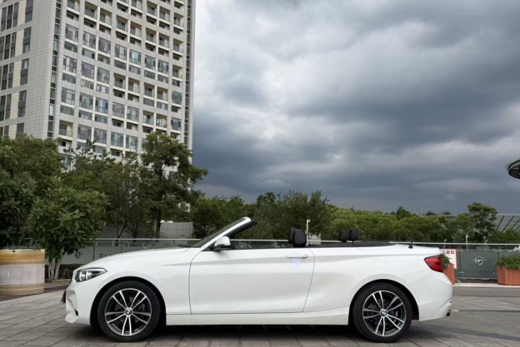 Used BMW 2 Series 2018 220i Convertible Coupe Sports Design Package Exterior 3