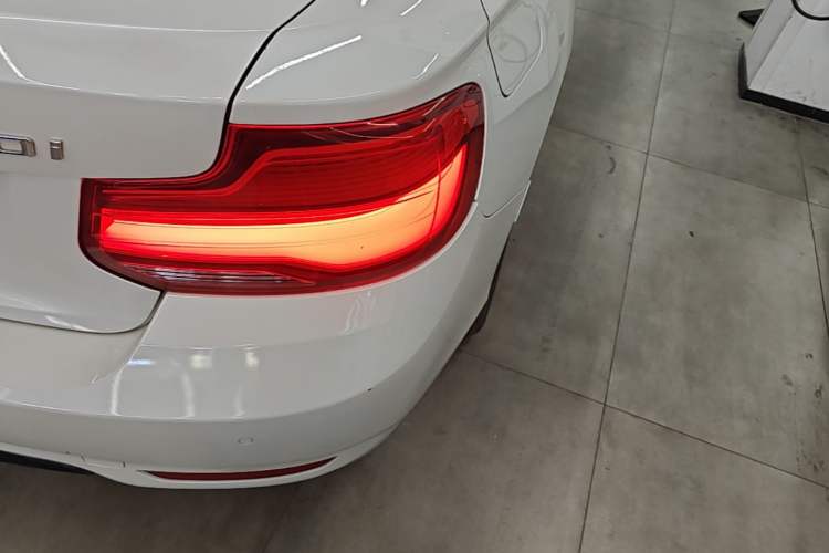 Used BMW 2 Series 2018 220i Convertible Coupe Sports Design Package Exterior 3