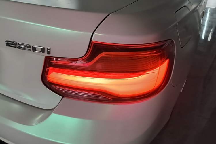 Used BMW 2 Series 2018 220i Convertible Coupe Sports Design Package Exterior 3