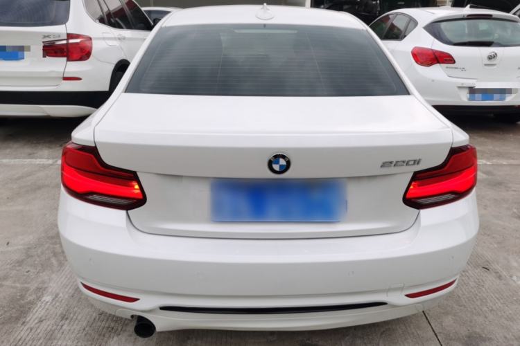 Used BMW 2 Series 2018 220i Sport Design Package Exterior 4