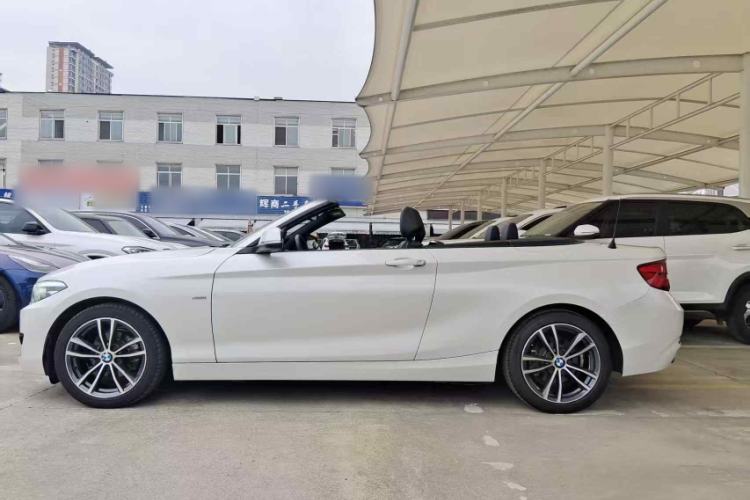 Used BMW 2 Series 2018 220i Convertible Coupe Sports Design Package Exterior 4