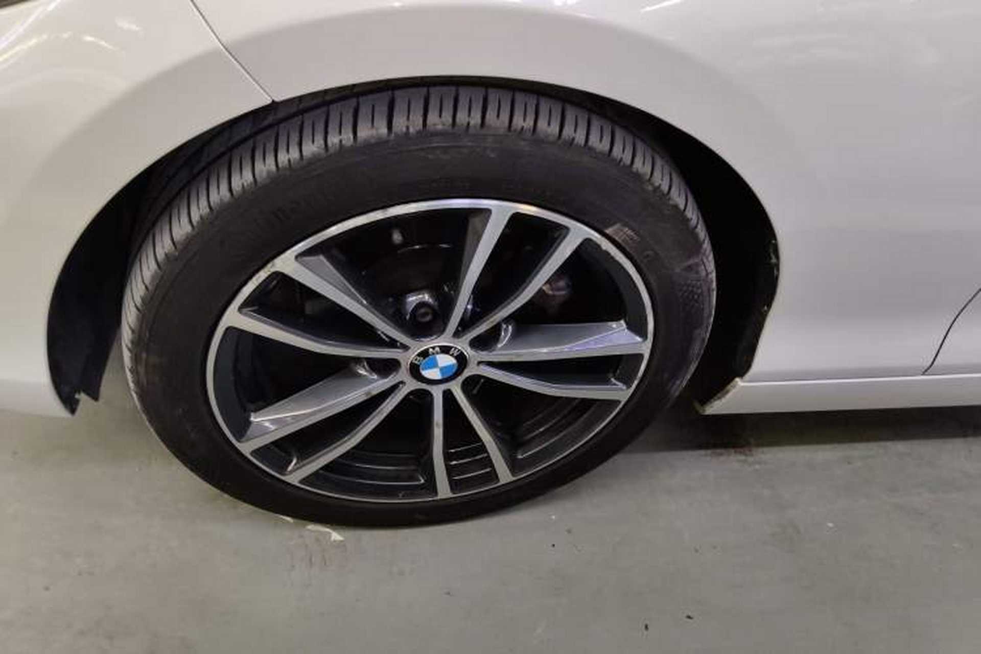 Used BMW 2 Series 2018 220i Convertible Coupe Sports Design Package Exterior 4