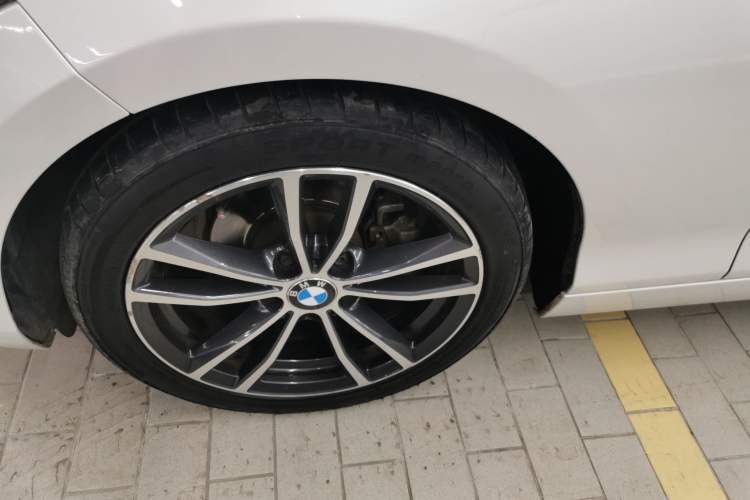 Used BMW 2 Series 2018 220i Sport Design Package Exterior 4