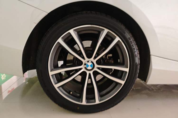 Used BMW 2 Series 2018 220i Convertible Coupe Sports Design Package Exterior 4