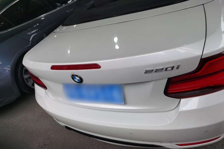 Used BMW 2 Series 2018 220i Convertible Coupe Sports Design Package Exterior 4