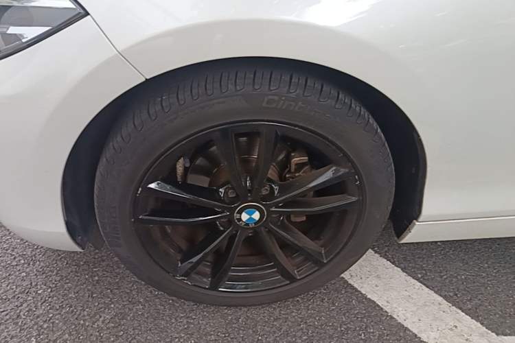 Used BMW 2 Series 2018 220i Sport Design Package Exterior 4