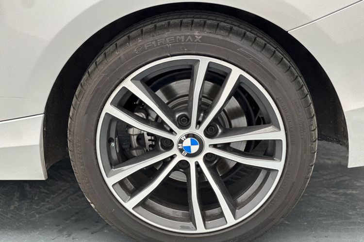 Used BMW 2 Series 2018 220i Sport Design Package Exterior 5