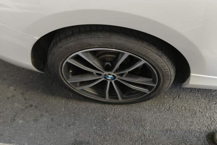 Used BMW 2 Series 2018 220i Sport Design Package Exterior 5